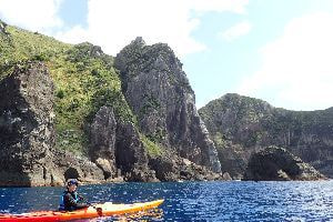 南伊豆の手付かずの海を漕ぐ